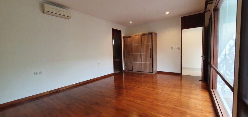 House for rent in Pejaten area "Price Can Be Negotiable"