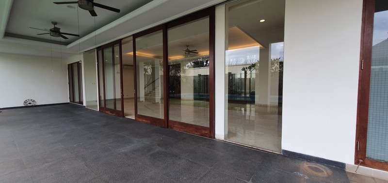 House for rent in Pejaten area "Price Can Be Negotiable"