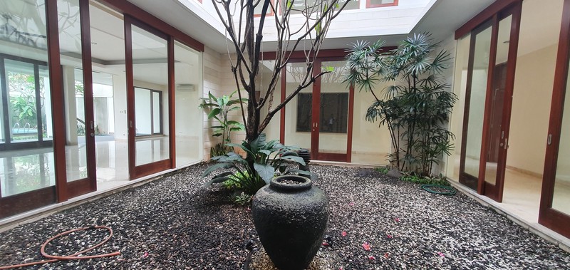 House for rent in Pejaten area "Price Can Be Negotiable"