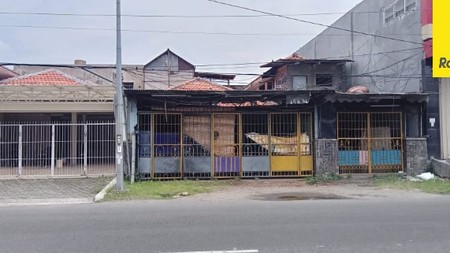 Disewakan Rumah 2 lantai di Barata Jaya Surabaya