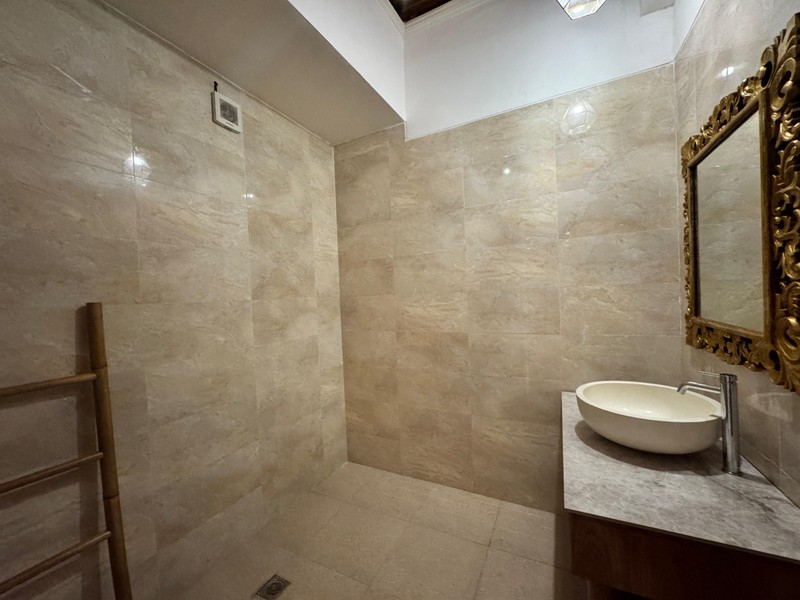 DIJUAL VILLA MEWAH DI BUMBAK, UMALAS - BALI