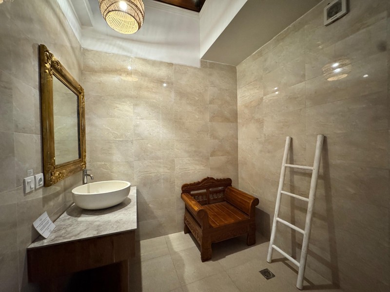 DIJUAL VILLA MEWAH DI BUMBAK, UMALAS - BALI