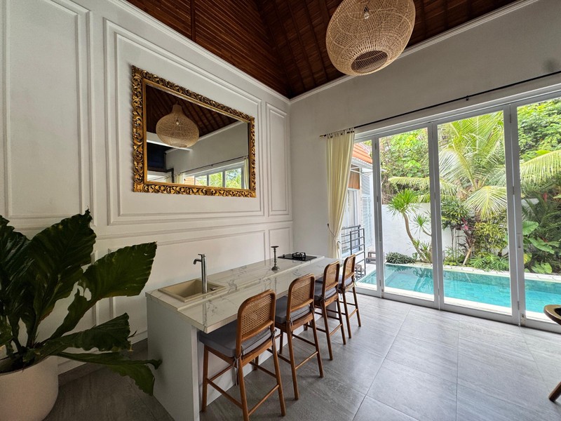 DIJUAL VILLA MEWAH DI BUMBAK, UMALAS - BALI