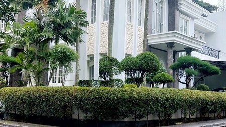 Rumah Asri, Nyaman, 2 Lantai, Bagus, dalam Cluster Elite di Bintaro 