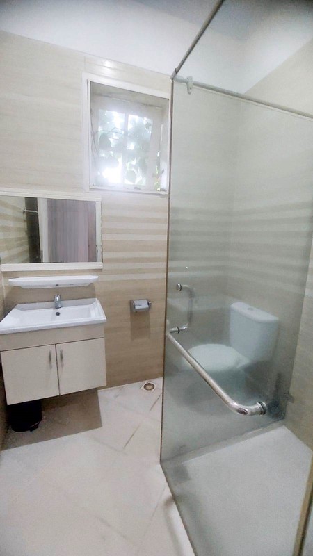 Rumah Asri, Nyaman, 2 Lantai, Bagus, dalam Cluster Elite di Bintaro 