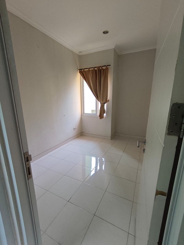 Rumah 2 lantai siap huni di Arcadia Village Gading Serpong