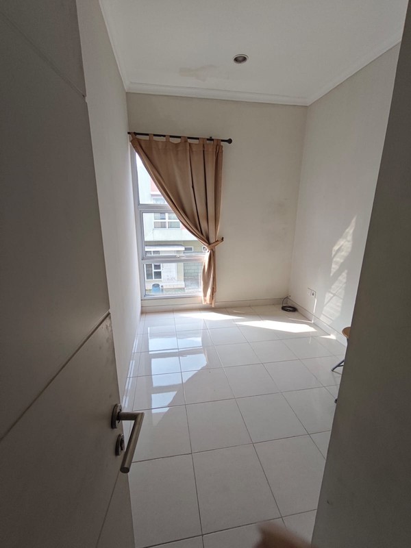 Rumah 2 lantai siap huni di Arcadia Village Gading Serpong