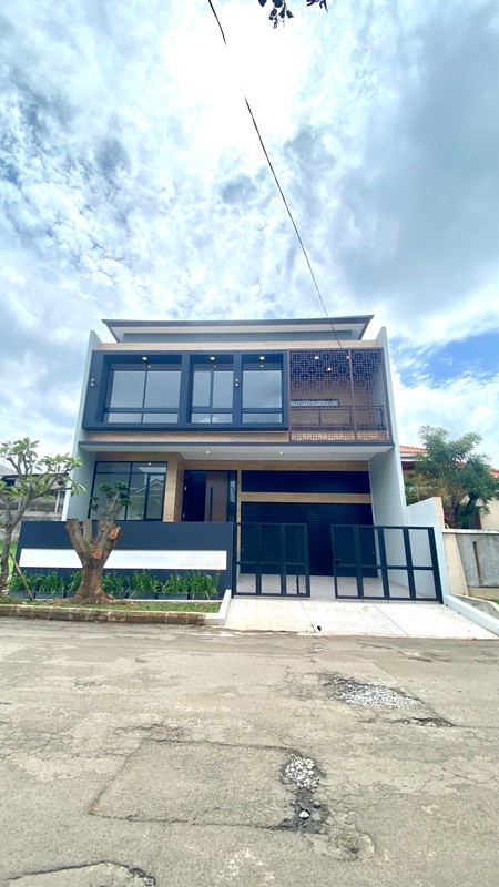 Exclusive Tropical House Bintaro Jaya Sektor 9