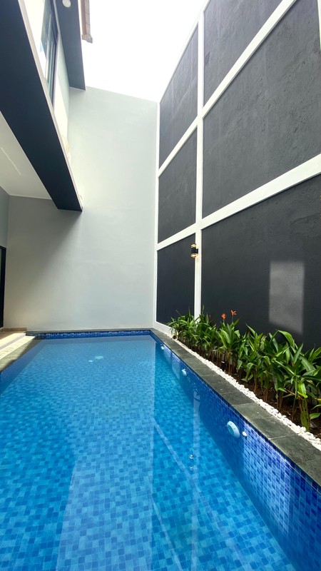 Exclusive Tropical House Bintaro Jaya Sektor 9