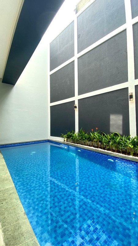 Exclusive Tropical House Bintaro Jaya Sektor 9