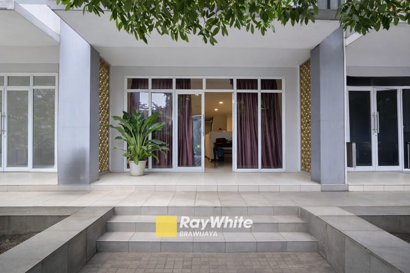 Ruko di Cinere Terrace Commercial, Depok, 3 lantai, dekat tol Desari