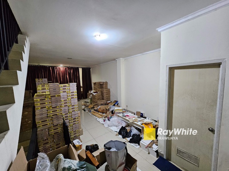 Ruko di Cinere Terrace Commercial, Depok, 3 lantai, dekat tol Desari