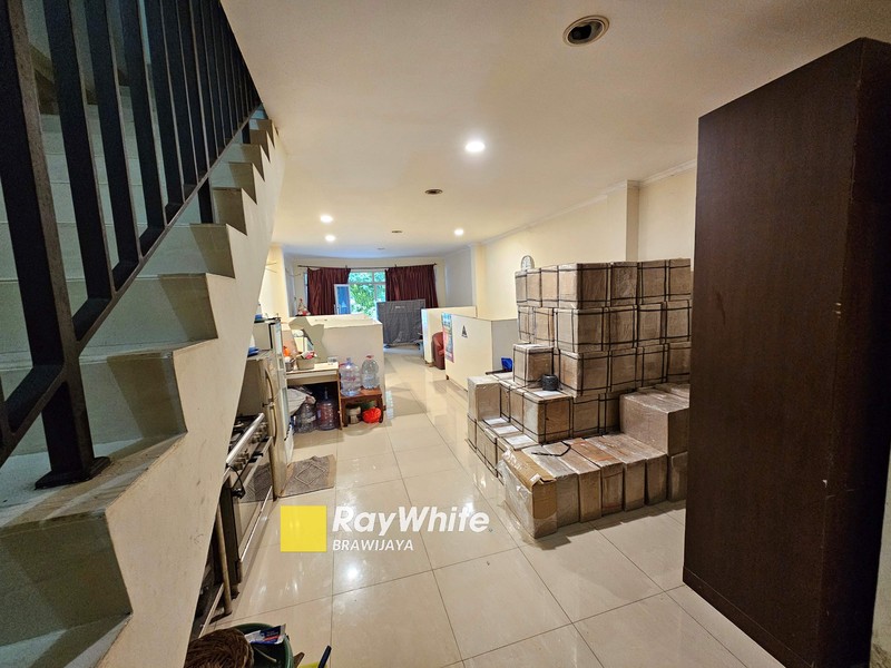 Ruko di Cinere Terrace Commercial, Depok, 3 lantai, dekat tol Desari