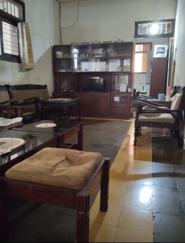 DIJUAL RUMAH TUA HITUNG TANAH - TEBET TIMUR, JAKARTA SELATAN