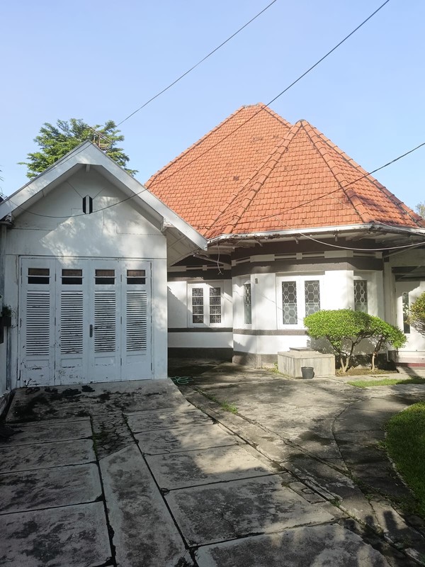 DIJUAL CEPAT RUMAH JL. WR. SUPRATMAN SURABAYA PUSAT