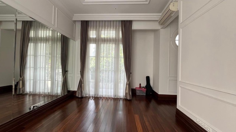 Rumah Mewah di Mega Kuningan cocok untuk X Patriat