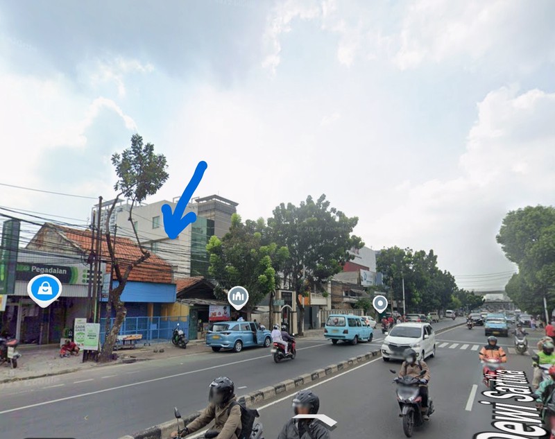 Ruko 2 lantai ex bengkel mobil, ada tanah kosong buat gudang di Cawang