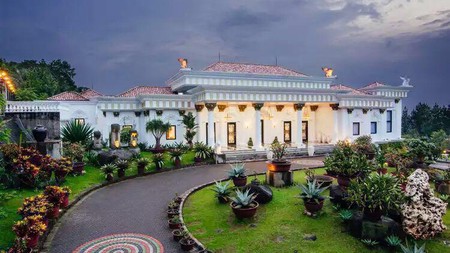 Dijual Mansion Premium di Daerah Sejuk-Furnished, A Private Mountain Estate with Unrivaled Panoramic Views