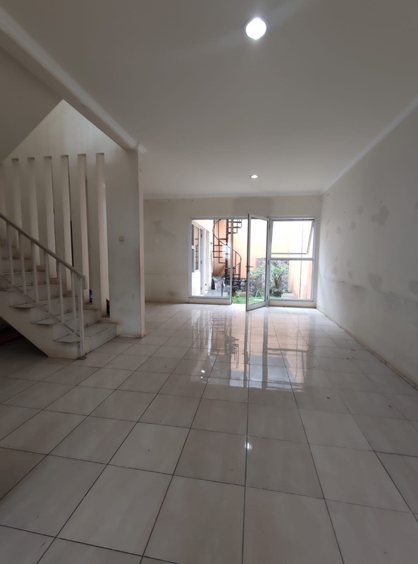 Rumah SHM Disewakan di Tebet