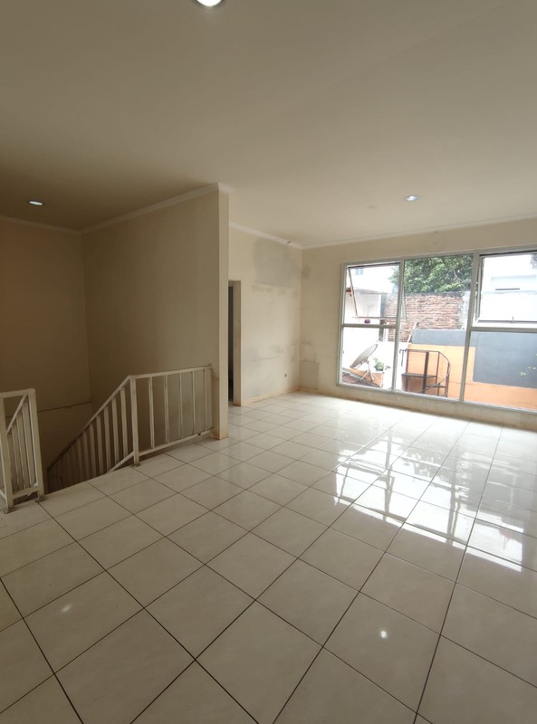 Rumah SHM Disewakan di Tebet