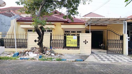 Rumah di Rungkut Mapan Tengah Surabaya Timur, Sudah Renovasi, Row Jalan Lebar, Siap Huni