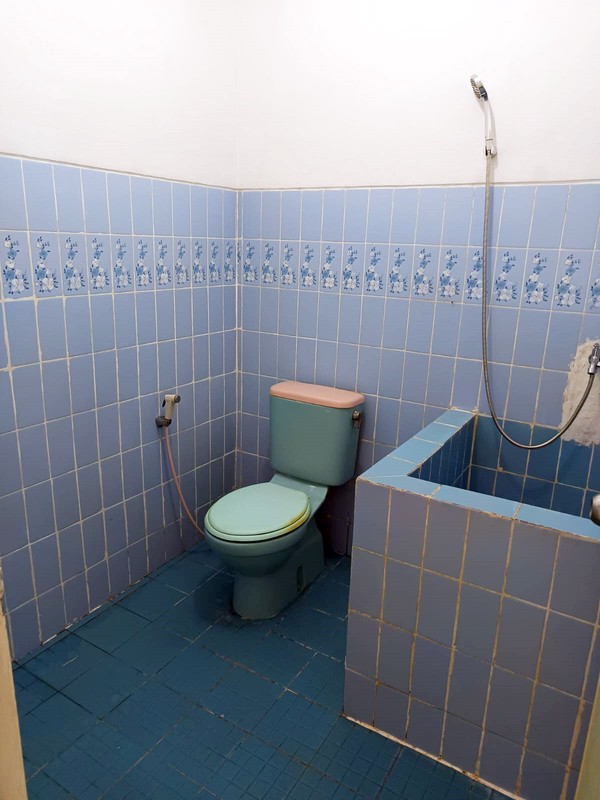 Rumah di Rungkut Mapan Tengah Surabaya Timur, Sudah Renovasi, Row Jalan Lebar, Siap Huni