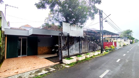 Rumah Luas Strategis di Dekat Kampus & Akses Jl. Godean, Banyuraden, Gamping, Sleman