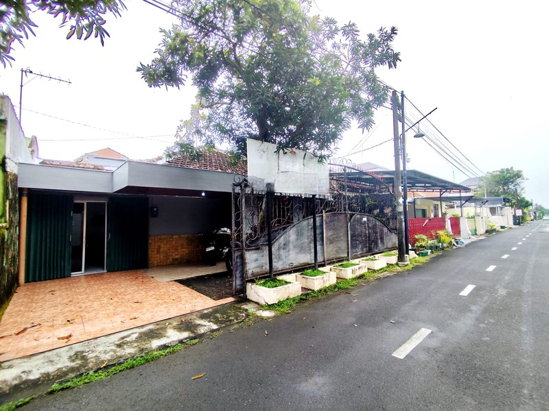 Rumah Luas Strategis di Dekat Kampus & Akses Jl. Godean, Banyuraden, Gamping, Sleman