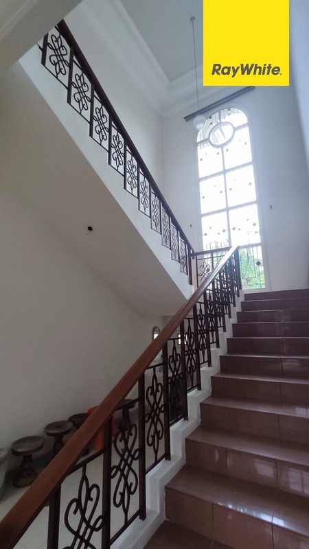 Rumah Dijual Di Central Park Regency Mulyosari Surabaya