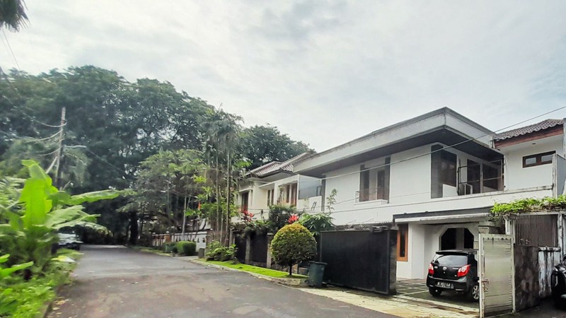 Rumah + Mini Pool di Menteng Dalam Tebet Jaksel