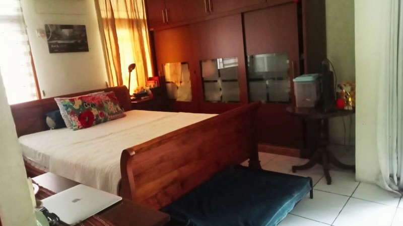 Rumah + Mini Pool di Menteng Dalam Tebet Jaksel