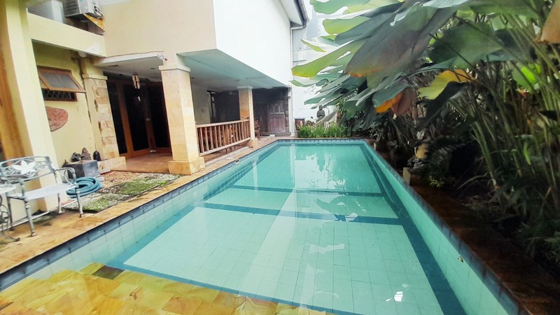 Rumah + Mini Pool di Menteng Dalam Tebet Jaksel