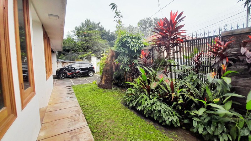 Rumah + Mini Pool di Menteng Dalam Tebet Jaksel