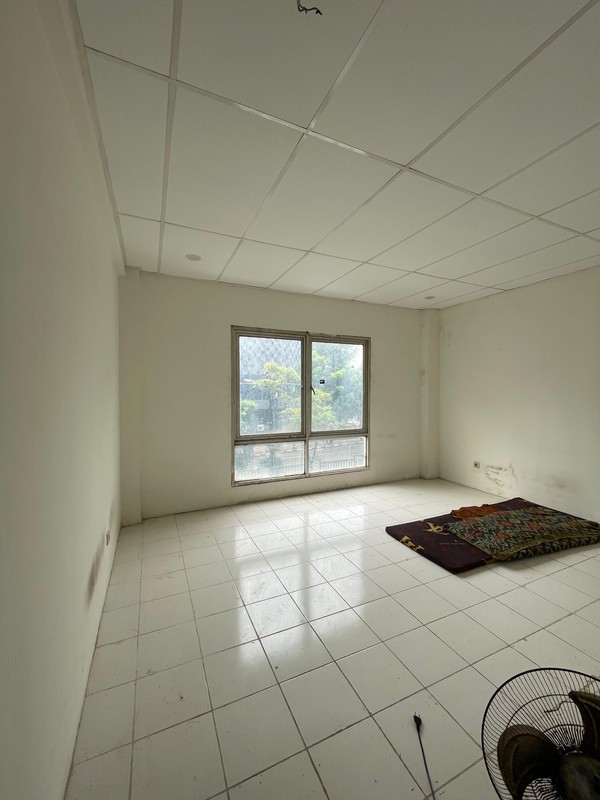 Disewakan Ruko Komersial di Area Strategis Matraman Raya, Jakarta Timur