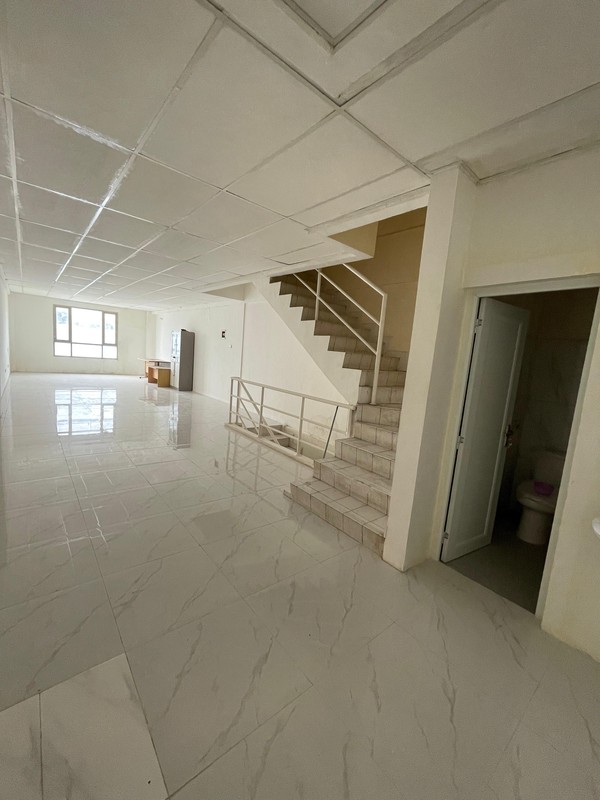 Disewakan Ruko Komersial di Area Strategis Matraman Raya, Jakarta Timur