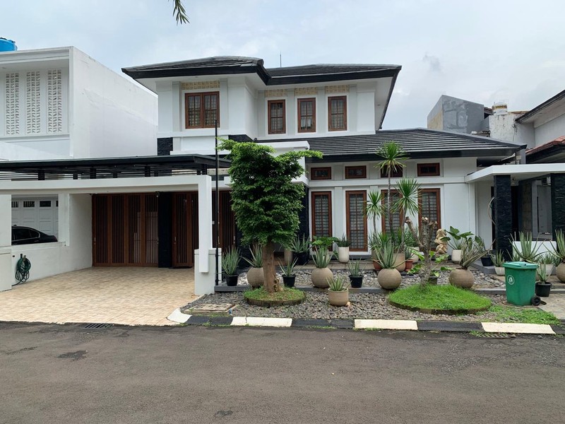 Rumah Bagus, Nyaman dan Asri, dalam Kawasan Elite di Bintaro Sektor 9
