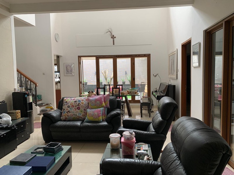 Rumah Bagus, Nyaman dan Asri, dalam Kawasan Elite di Bintaro Sektor 9