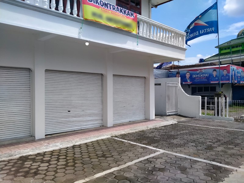 Disewakan Ruang Usaha Strategis 2 Lantai di Ring Road Utara Sleman Ideal untuk Kantor & Bisnis, Maguwoharjo, Depok, Sleman