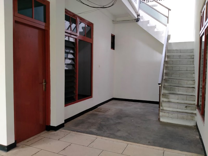 Disewakan Ruang Usaha Strategis 2 Lantai di Ring Road Utara Sleman Ideal untuk Kantor & Bisnis, Maguwoharjo, Depok, Sleman