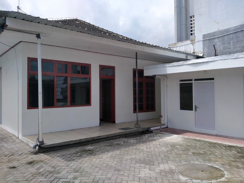 Disewakan Ruang Usaha Strategis 2 Lantai di Ring Road Utara Sleman Ideal untuk Kantor & Bisnis, Maguwoharjo, Depok, Sleman