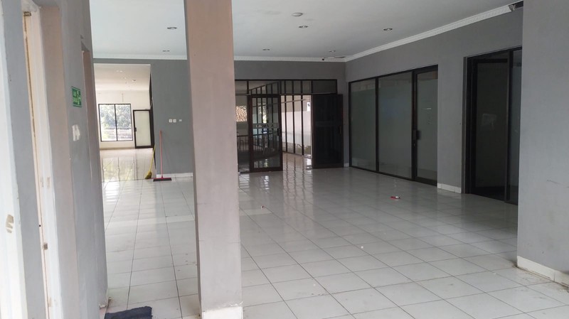 Ruko 2 Lantai Lokasi Strategis di Jalan Raya Magelang - Yogyakarta 