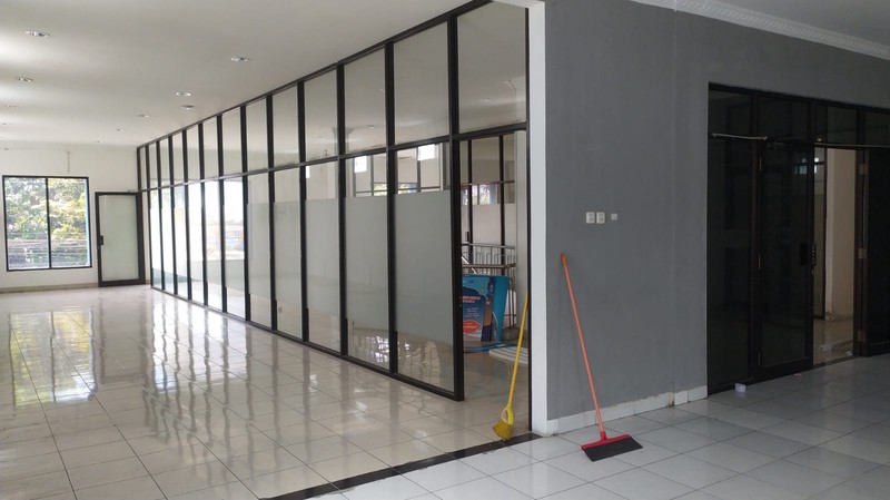 Ruko 2 Lantai Lokasi Strategis di Jalan Raya Magelang - Yogyakarta 