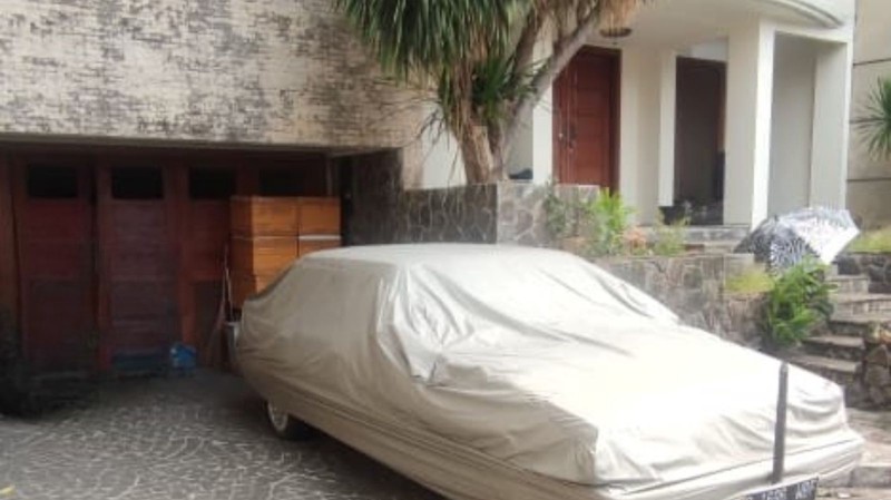 RUMAH MEWAH DILENGKAPI KOLAM RENANG DI BENDUNGAN HILIR JAKARTA PUSAT