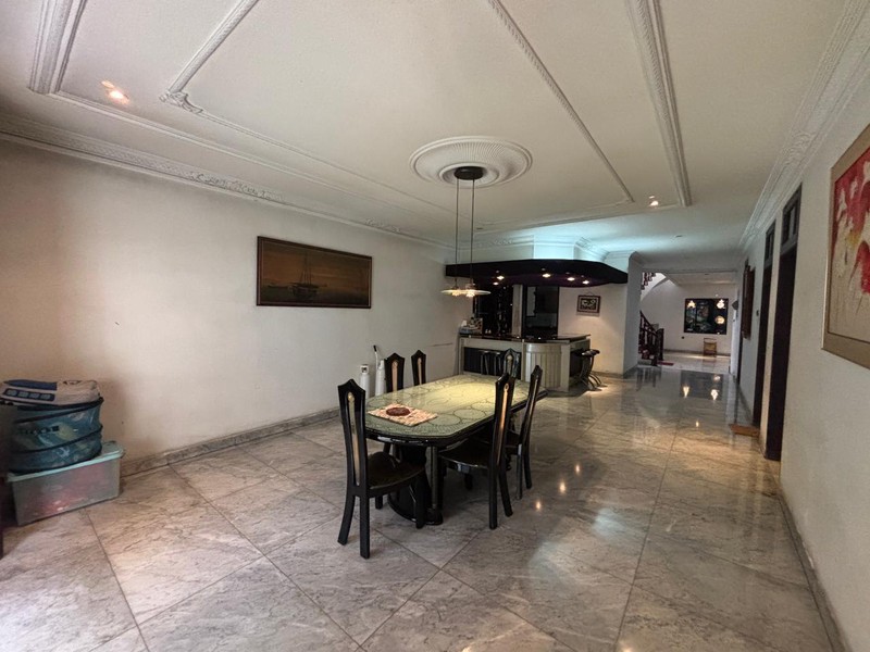 Rumah mewah luas  520 m² di prime area Menteng, bentuk tanah kotak,  lokasi dekat Rumah Dinas wapres RI