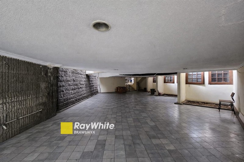 Di bawah Harga NJOP. Rumah di Mega Kuningan, Jakarta Selatan. 