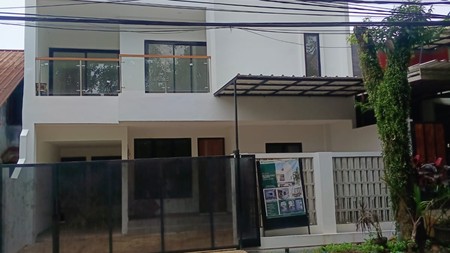 Rumah Baru 2,5 Lantai dalam Perumahan Jagakarsa Jakarta Selatan