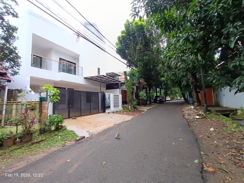 Rumah Baru 2,5 Lantai dalam Perumahan Jagakarsa Jakarta Selatan