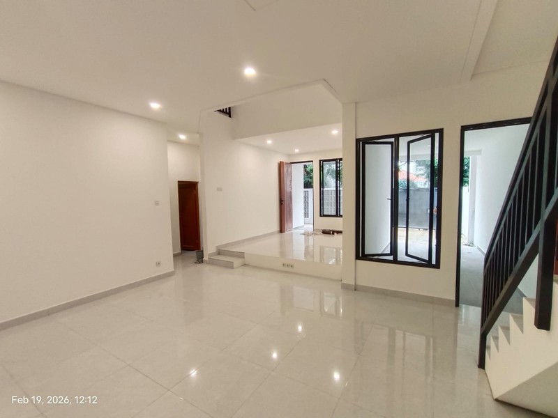 Rumah Baru 2,5 Lantai dalam Perumahan Jagakarsa Jakarta Selatan
