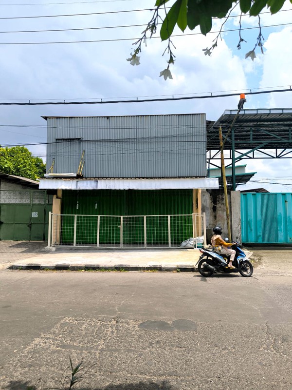 Disewakan 135 m2 Gudang / Ruko Nol Jalan Raya Surabaya Barat - Simojawar - Sukomanunggal - Ruko 2 Lantai Surabaya Barat - Akses Kontainer 40 Feet Dekat Banyu Urip, Akses Tol