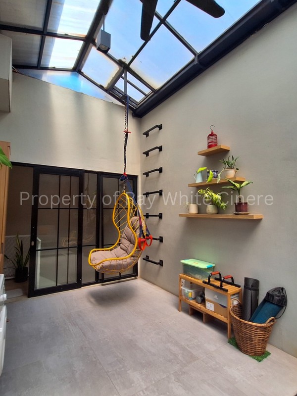 Hunian Unik dan Cantik Dalam Perumahan Lebak Bulus Dengan Private Swimming Pool